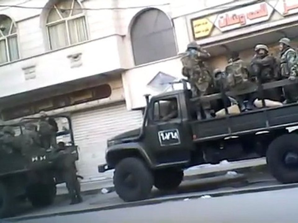 فري برس   ريف دمشق   سقبا   كتائب الأسد في المدينة 06 12 2011