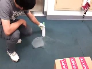 Explosion d'une bouteille remplie d'azote liquide