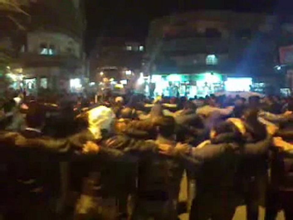 فري برس   ريف دمشق زملكا مظاهرة مسائية حاشدة نصرة لحمص 6 12 2011 ج1