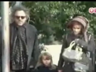 Тим Бертон, Хелена Бонэм Картер и Нелл Бертон, Лондон, 13 января 2012 года