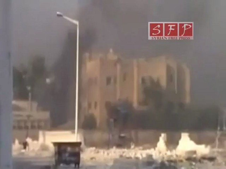 حماة قصف بالمدفعية الثقيلة وأصابة المصور 31-7-2011