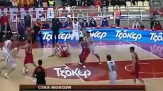 Teodosic behind the back pass to Krstic