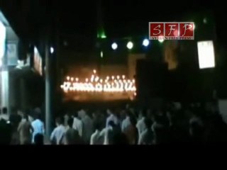 دوما وصول المتظاهرين إلى العزاء 6-8-2011