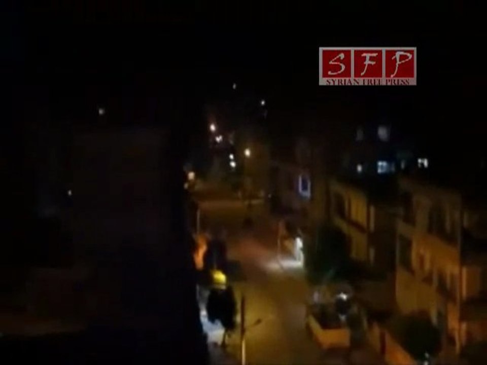 ‫ادلب بدء هجوم الامن واطلاق الرصاص وقطع الكهرباء 6-8-2011