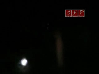 اللاذقية   الصليبة   ام تدافع عن ابنها و الأمن يبعدها 8 8 2011