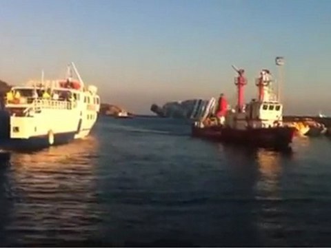 Isola del Giglio - Affonda la nave Costa Concordia 5
