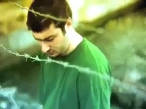 Sansar Salvo - Pisi Pisine