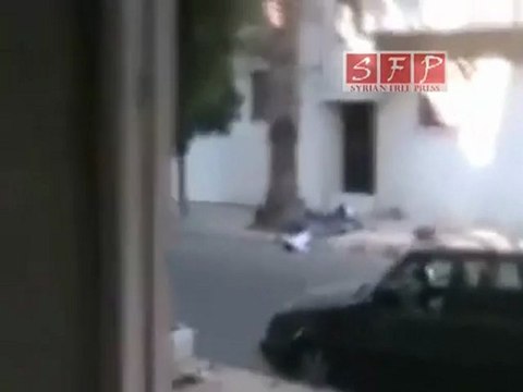 شهداء لايمكن الوصول لهم حمص باباعمرو 10-8-2011