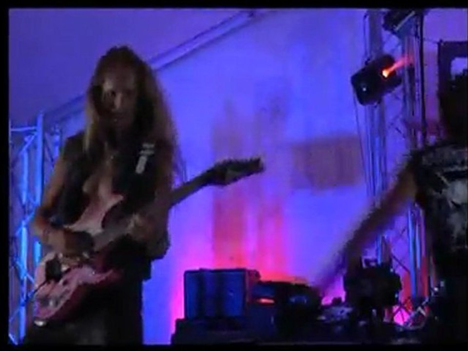 Furious Zoo - Tied up (Video Live)