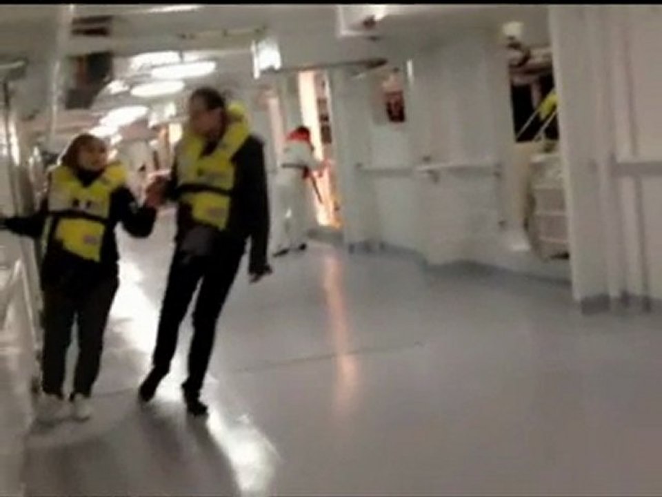 Costa Concordia: Dramatic footage showing the evacuation