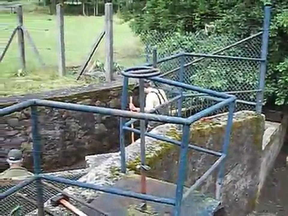 Nettoyage de la passe à poisson de Thiézac le samedi 23 juillet 2011 partie 2