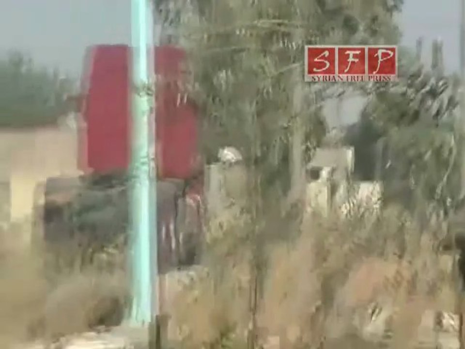 فري برس | حمص تلبيسة حواجز الجيش والدبابات 14-8-2011