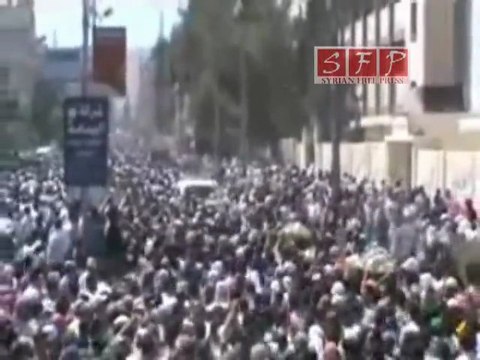 فري برس | دوما تشييع شهداء جمعه لن نركع الا لله13-8-2011