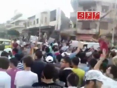 فري برس | مظاهرة في حمص شارع الغوطة الرئيسي 14-8-2011