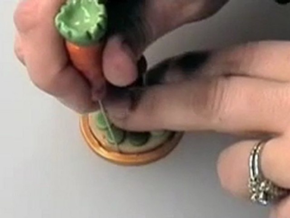 Free Polymer Clay Projects: Mosaic Pendant Pt. 2