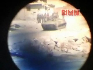 فري برس - اللاذقية - دبابة تقصف حي مسبح الشعب 15-8-2011