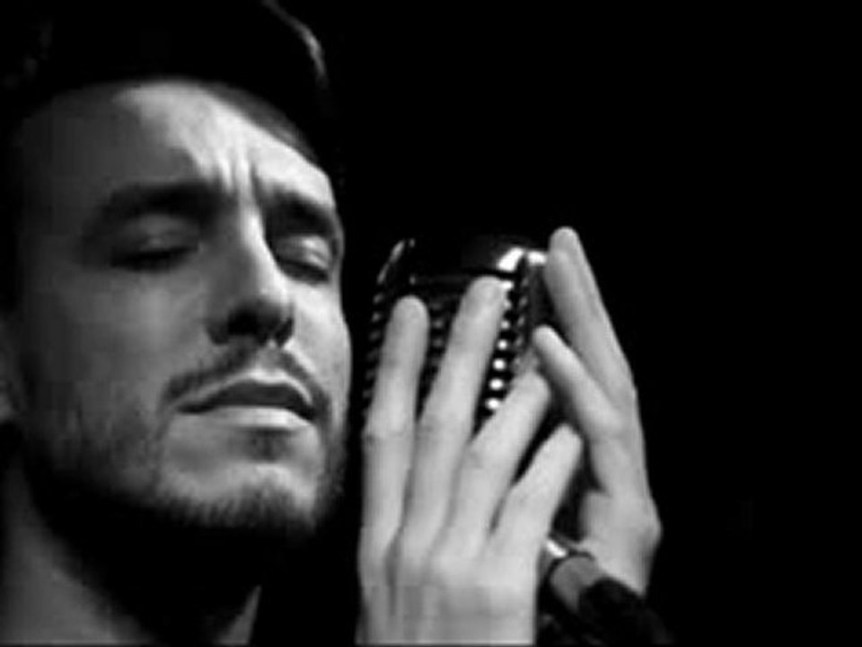 murat duyum ----  Cem Adrian - Yalnız da Ayağa Kalkabilirim