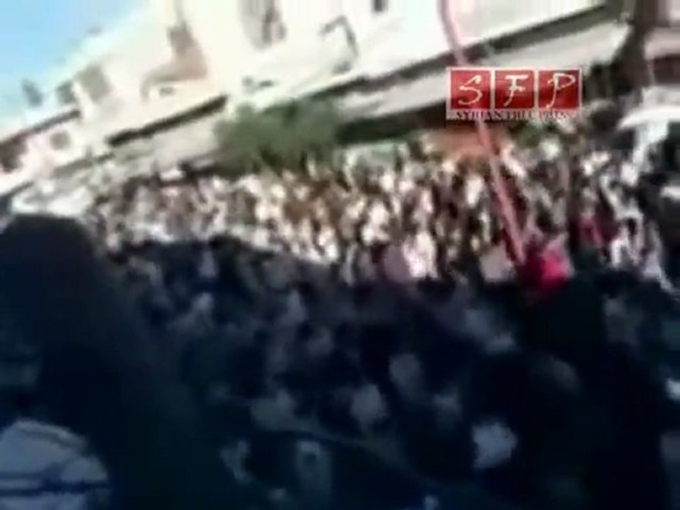 فري برس   إدلب   كفرومة   تشييع الشهيد حسن عثمان شرتح 8 8 2011