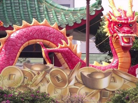 Dragons rouge et or pour préparer le Nouvel An chinois