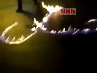 ادلب المتظاهرون يكتبون كلمة ارحل بطريقتهم 16 رمضان16 8 2011