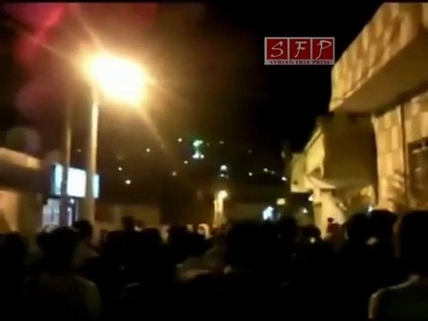 رنكوس الاثنين 15 رمضان 1432 مظاهرة بعد التراويح ريف دمشق القلمون15 8 2011