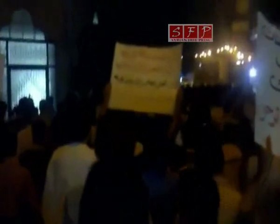 فري برس   دمشق   حرستا   أحرار حرستا في مظاهرة مسائية  18 08 2011