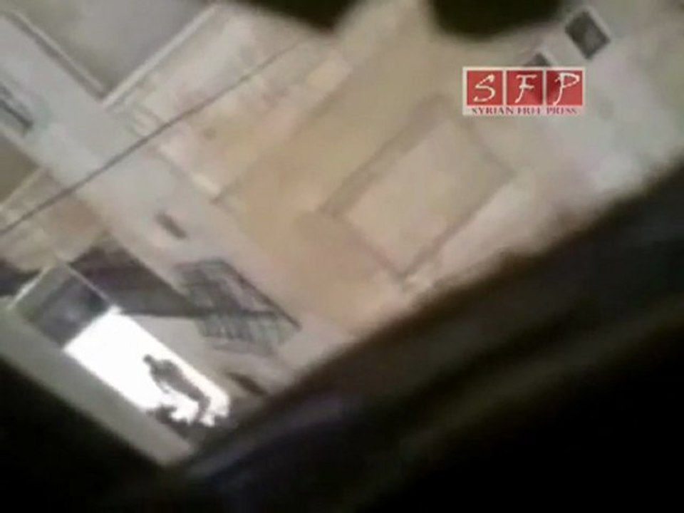 فري برس   حماة   هجوم الامن والشبيحة بعد صلاة الجمعة على الاحياء 19 8 2011