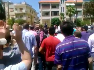 فري برس   حمص  الإنشاءات  عراضة جميلة جمعة بشائر النصر 19 8 2011