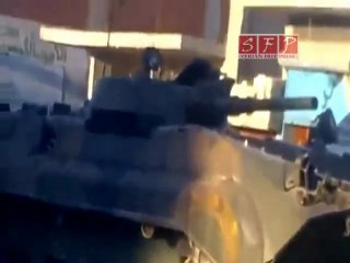 فري برس   ادلب   جبل الزاوية  احسم الدبابات لاتزال رابضة 20 8 2011