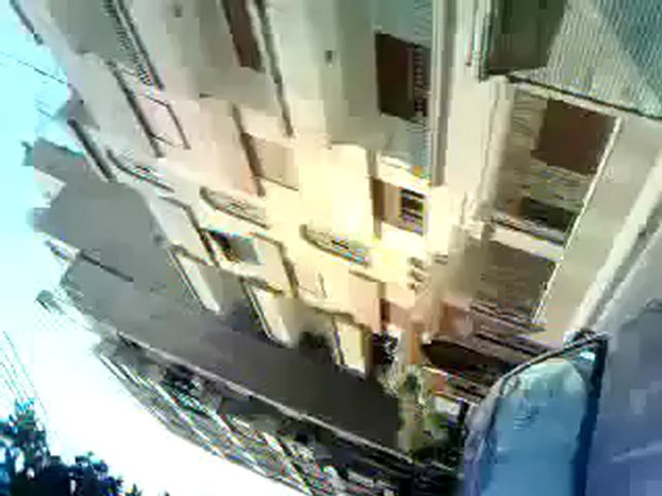 فري برس   حمص 22 رمضان اطلاق رصاص على مظاهرة عند ساحة الحرية رغم تواجد كثيف للمارة 22 8 2011