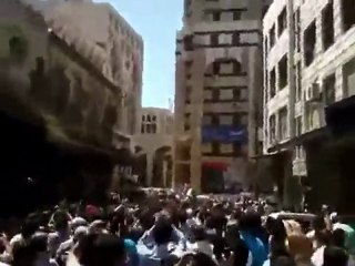 فري برس   حمص  مظاهرة  انطلقت من المسجد الكبير 22 8 2011