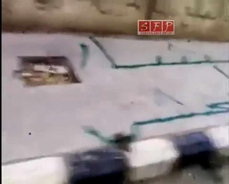 فري برس   خربة غزالة حملة الرجل البخاخ من المجلس البلدي 21 8 2011