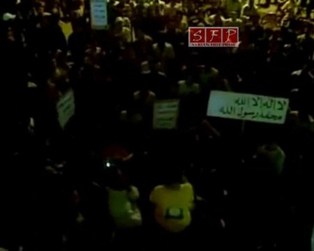 فري برس حوران طفس طفل يهتف بالمتظاهرين في 21 8 2011