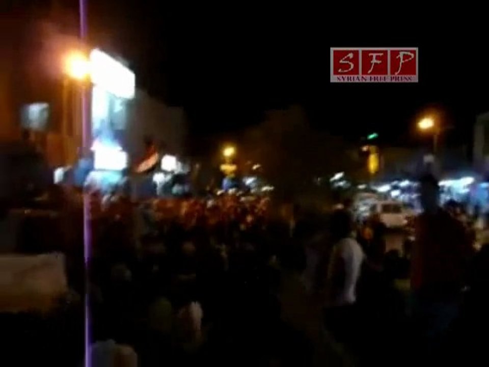 فري برس   حوران الصنمين مظاهرة حاشدة بعد التراويح 22 8 2011