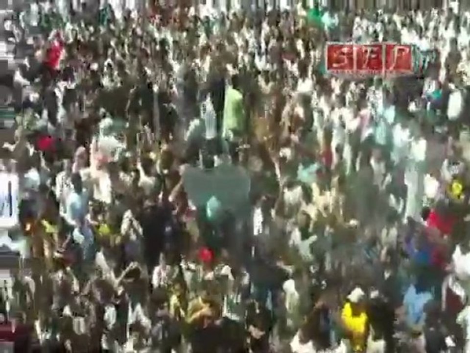 فري برس   درعا مظاهرات حاشدة بعدصلاةالجمعة في مدينة بصر الحرير 2 9 2011