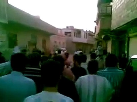 فري برس مظاهرة في حي القدم عسالي تطالب باسقاط النظام 23 8 2011