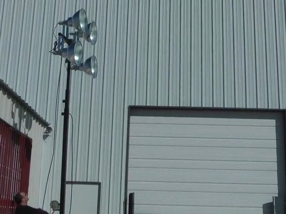 4000 Watt - Metal Halide - Three Stage Light Tower - 25 Feet