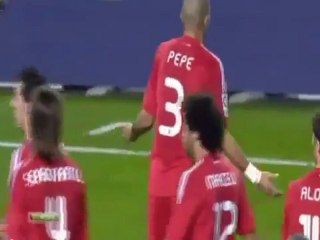 Αγκωνιά του Πέπε στον Νεγρέδο (Σεβίλλη-Ρεάλ Μαδρίτης)