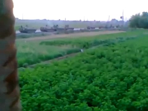 فري برس دير الزور رتل من الدبابات متجه إلى بلدة القورية 23 8 2011