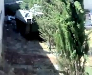 فري برس   حمص   الرستن  إخفاء الدبابات بعيدا عن أنظار اللجنة