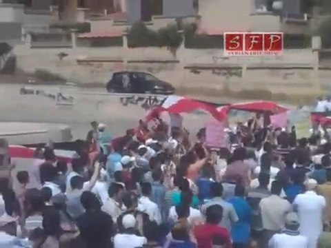 فري برس حمص مظاهرة جامع الرئيس جمعة الصبر والثبات 26 8 2011