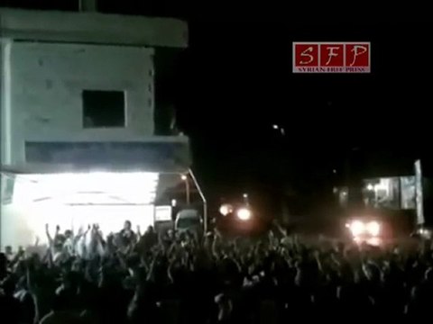فري برس حوران فتاة طرطوسية لدعم الثورة السورية في جمعة الصبر و الثبات 26 8 2011