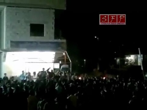 فري برس حوران الطيبة فتاة من السويداء لدعم الثورة السورية في جمعة الصبر و الثبات 26 8 2011