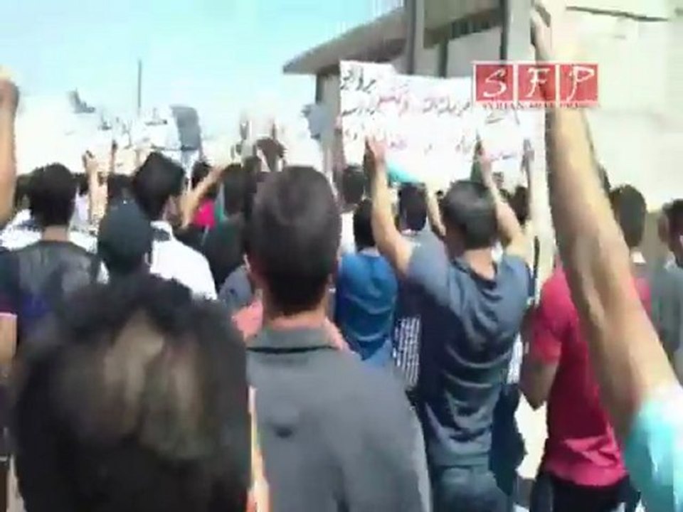 فري برس   مظاهرات جمعة الموت و لا المذلة شباب القدم 2 9 2011