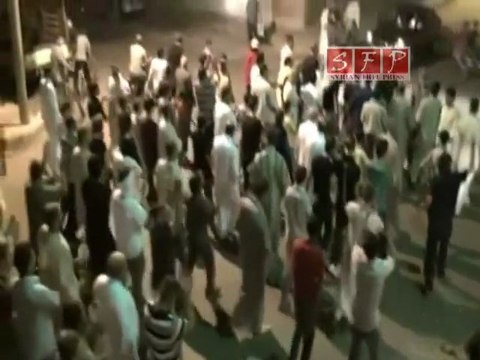 فري برس مدينة ادلب بعد صلاة الفجر نصرة لسرمين 29 8 2011