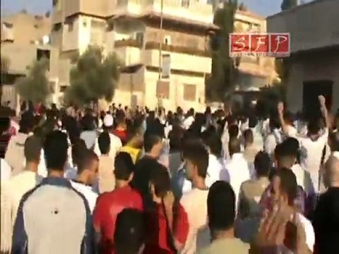 فري برس حماه جنوب الملعب مطاهرات حاشده بعد صلاة العيد 30 8 2011