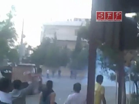 فري برس حلب تل رفعت إطلاق غازات سامة ورصاص حي 1 9 2011