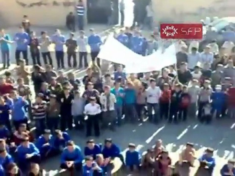 فري برس   ادلب خان السبل مظاهرة طلابية الاحد25 9 2011
