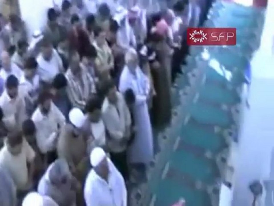 فري برس    حمص   باباعمرو  الصلاة على الشهيد فاروق طه الجوري 14 9 2011