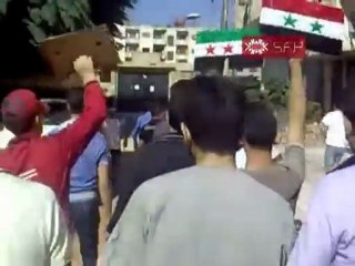 فري برس   دمشق داريا خروج طلاب الحرية في مظاهرة لأسقاط النظام 18 9 2011